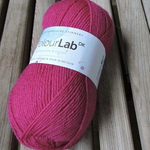 DK Weight Yarn - West Yorkshire Spinners Colour Lab DK - 100% British Wool - Very Berry (647) - 100g - 245 yards