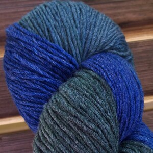 SPORT Weight Garn - Ocean Palette Wool Acrylic von Done Roving - 100 g 315 m - Blau Grün Bild 2