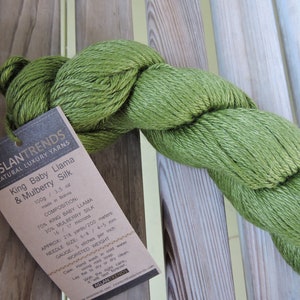 WORSTED Weight Garn - King Baby Lama & Maulbeerseide - 100g / 218 m - Asiatische Trends - Garten #6035