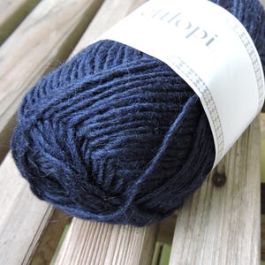 Hilo de lana ARAN - Pura lana islandesa clásica - Azul marino (9420) - Lopi Lettlopi - 50 g - 109 yardas