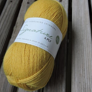 Przędza SOCK Weight Yarn - West Yorkshire Spinners Signature 4 Ply - Butterscotch (240) - 100g/ 436 jardów - Virgin Wool/Nylon - Yellow