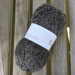 FINGERING Weight - Jamieson & Smith Supreme Jumper Weight - Reine Shetland Wolle - Yuglet (2009) - 50g/188 yds - Natürliche ungefärbte Kohle