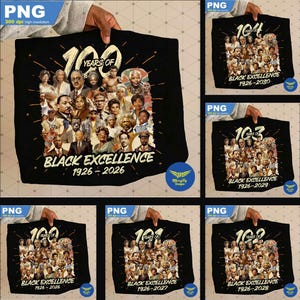 Könnte beinhalten: Schwarzes T-Shirt mit dem Aufdruck "100 Years of Black Excellence 1926-2026". Das Design zeigt Porträts einflussreicher Persönlichkeiten und den Text in einer dekorativen Schriftart.