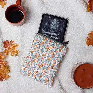 Quilted E-Reader Sleeve, Book Lover Gift, Kindle Book Sleeve, Bookish Gift, Floral Fall Kindle Sleeve, Floral E-Reader Sleeve
