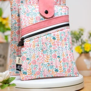 Quilted Book Sleeve: Waterproof Canvas, Zipper Pocket - Book Lover Gift