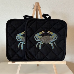Set of 2 Potholders Machine embroidered Blue Crab Hot Pad quilted Embroidery nautical Chesapeake Bay Red, Black blue Crab boil Crab Feast