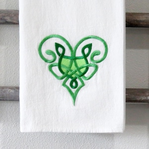 Machine Embroidered Flour Sack Towel HEART KNOTWORK Irish St. Patrick&#39;s Day Tea Dish Kitchen Towel Green Ireland shamrocks rainbow gold