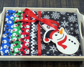 Set of 4 oversized COASTERS with CHRISTMAS Winter theme Snowmen PLUS Snowman Ornament Fob & Wooden Tray Cotton Mug Rugs hostess Gift Key Fob