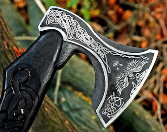 Handgeschmiedete Wikinger Axt im Ragnar Stil aus Kohlenstoffstahl mit Intarsien aus Rosenholz