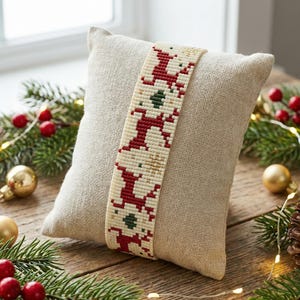 Christmas Reindeer Miyuki Delica Loom Bracelet Pattern (PDF)