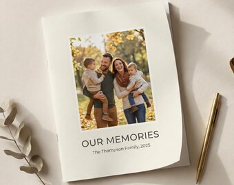 Álbum de recuerdos personalizado de tapa blanda 2025 / Libro de fotos personalizado y anuario / Álbum de fotos imprimible de 8x11 para familiares, amigos y eventos