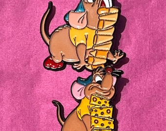 Fairy Tale Mouse Gus Gus Cheese Enamel Needle Minder