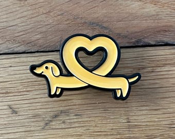 Hot Dog Heart Dachshund Weiner Dog Enamel Needle Minder Pin