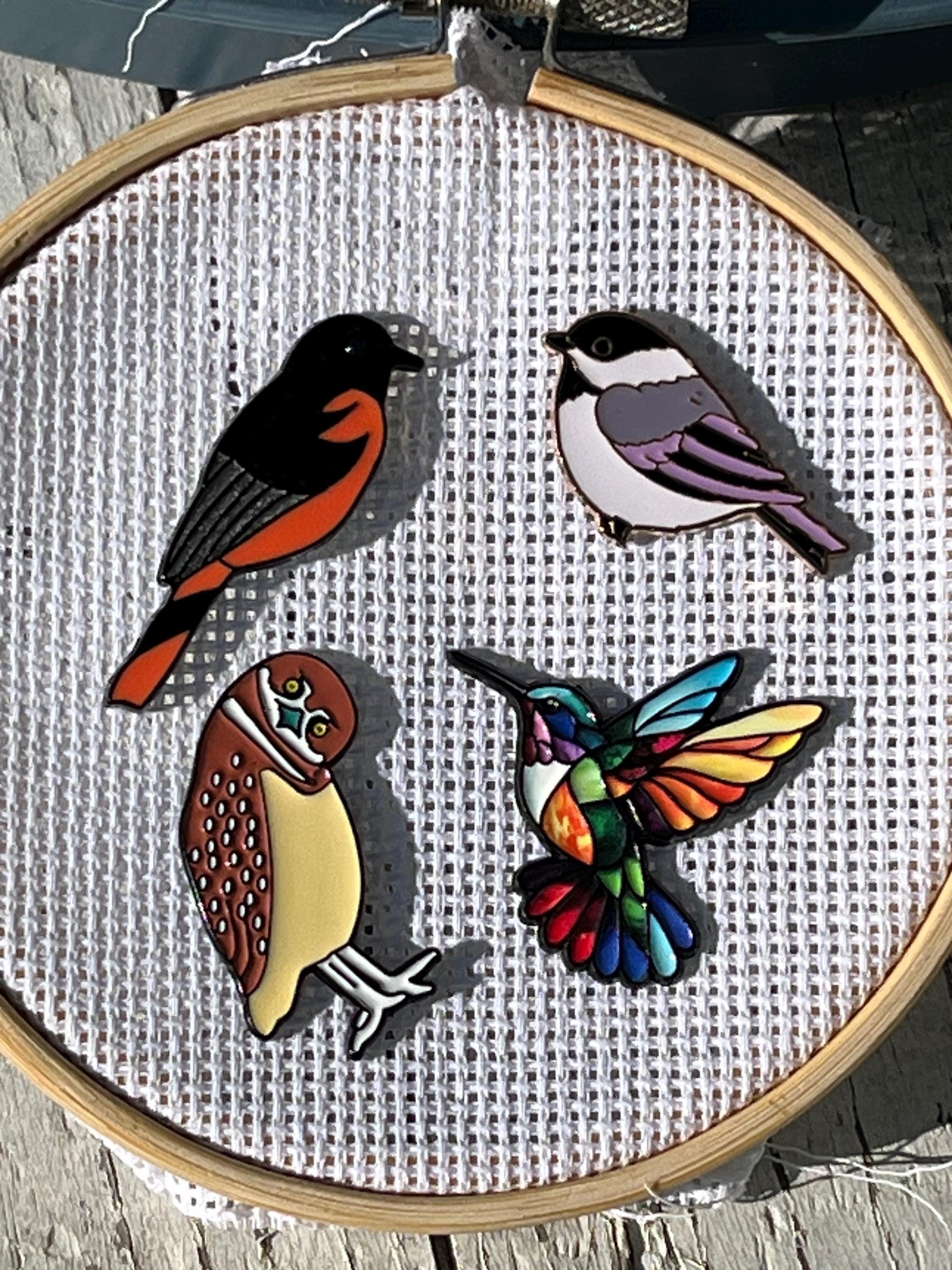 Birding Enthusiast Enamel Needle Minder: Owl Oriole Chickadee Hummingbird