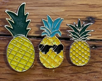 Enamel Pineapple Needle Minder: Vacation Vibes
