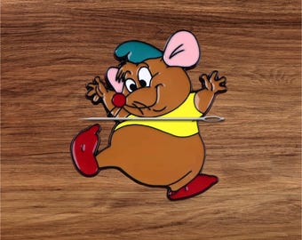 Cartoon Fairy Tale Mouse Enamel Needle Minder Nostalgia Grandmillenial