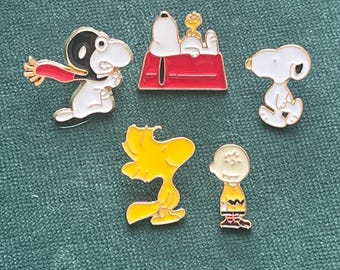 Classic Cartoon Comic Strip Snoopy Enamel Pin | Minis