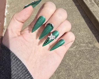 Groene Cat Eye Press On Nails: Dallas Star Nails