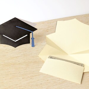 Carte pop-up chapeau de diplômé avec carte-cadeau en option ou fichier SVG de poche pour argent