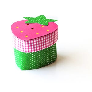 Strawberry Round Gift Box with Lid SVG Design
