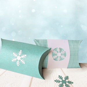 Snowflake Pillow Box SVG Design