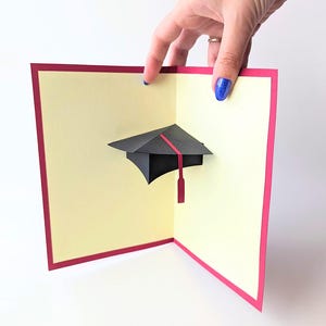 Casquette de remise des diplômes, carte pop-up Design SVG et PDF