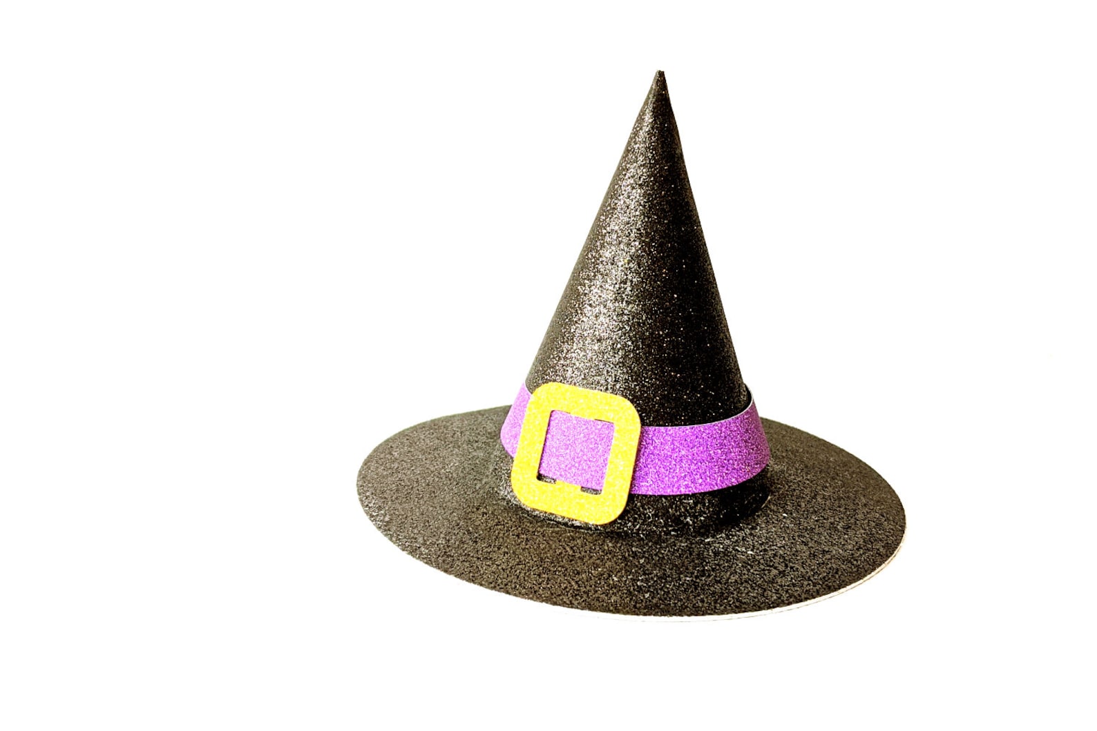 A Small 3D Hat with a Bright Buckle Small dark witch-hat design preview with a purple band and yellow buckle.