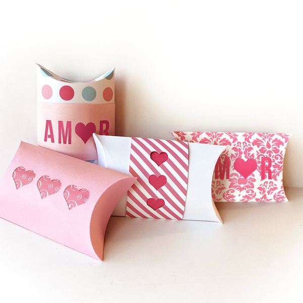 Amor y Corazones Caja Pillow Box SVG Design