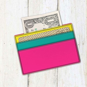 Cartera con tarjetero y tres bolsillos con bordado de apliques ITH