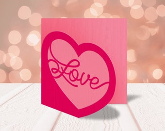 Plantilla de corte de papel en capas con forma de corazón de amor