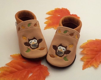 TinyToes soft leather shoes - organic - model: owl with leaves - choose your motif and personalise them with your name