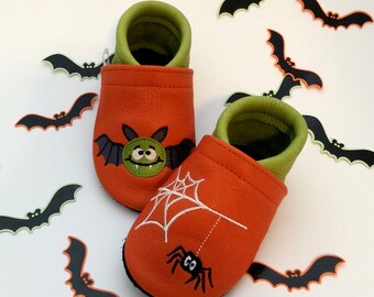 TinyToes soft leather shoes - organic - model: halloween bat and spider - choose your motif and personalise them with your name