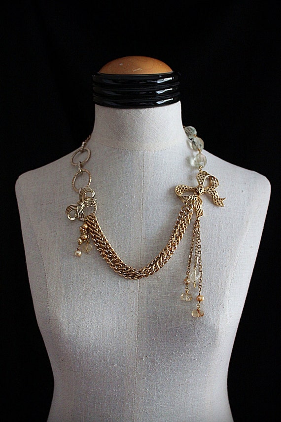 Items similar to Tie Me UP, Tie Me DOWN Vintage Chain, Pearl and