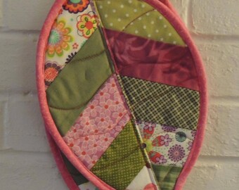 Handmade Red/Orange or Pink/Green Patchwork Quilted LARGE Leaf Pot Holder kitchen cafe decor vintage fabrics