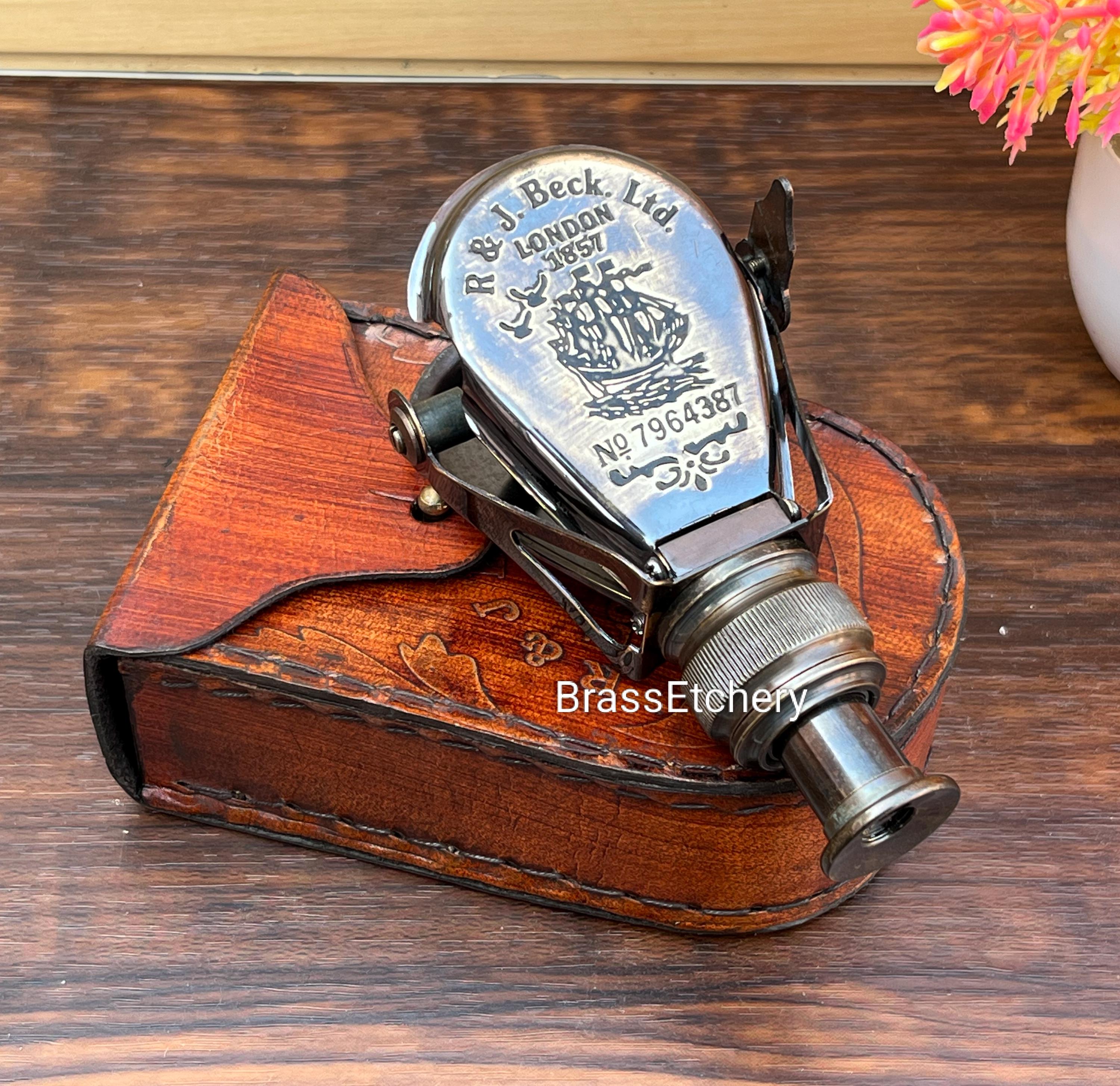 名入れ可能な真鍮製単眼鏡：R&J Beck London 1857 - 彫刻入り革ケース