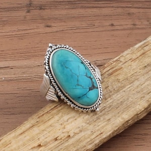 Tybetański pierścionek z turkusem: Srebrna biżuteria w stylu boho z południowego zachodu