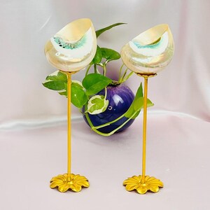 貝殻をモチーフにしたワイングラス（手鍛造鉄製台座付き） – 海岸風貝殻装飾ゴブレット – 手作り錬鉄製ディスプレイスタンド