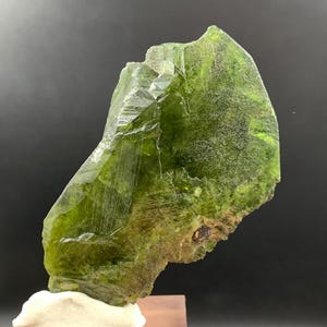 257 CT Natural Titanite Sphene Crystal , Green Sphene Gemstone , Rough Titanite Crystal , Unique Decorative Stone , Raw Sphene Titanite