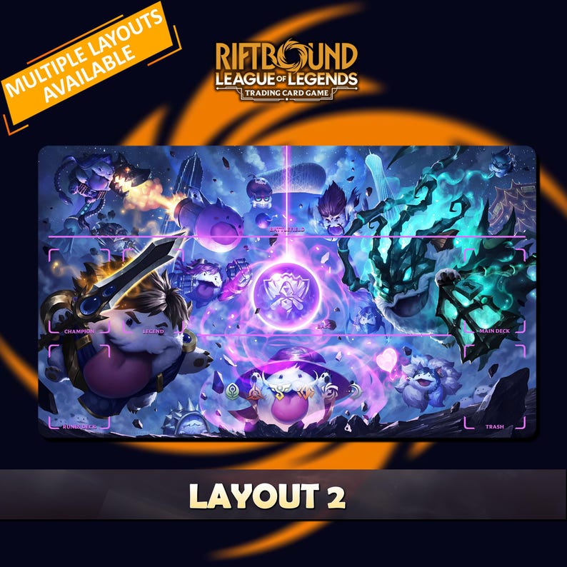 Op de afbeelding: Een rechthoekige speelmat voor het "Riftbound League of Legends Trading Card Game". De mat heeft een kleurrijke illustratie met verschillende personages en de tekst "LAYOUT 2". De linkerbovenhoek heeft de tekst "MULTIPLE LAYOUTS AVAILABLE".
