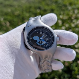 Vintage Nike Triax Chronograph Watch – Bold Silver Design, 90s Sport Style