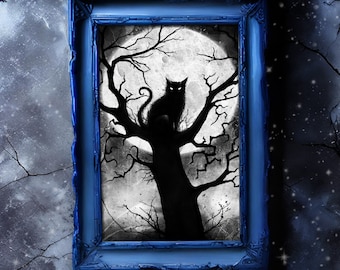 Puede incluir: Un gato negro sentado en un árbol con una luna llena en el fondo. La imagen está enmarcada en un marco azul.