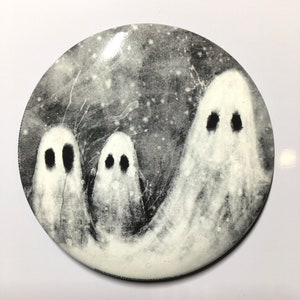 Creepy Ghost Fridge Magnet - Halloween Oddity - Ghost Gift