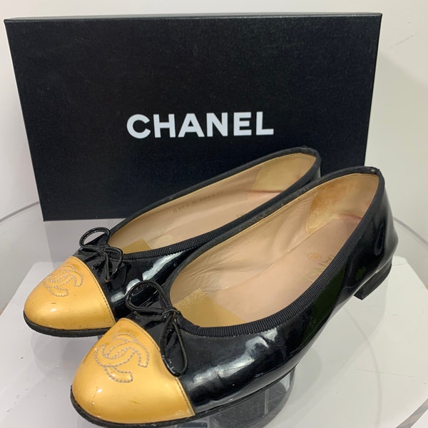 Vintage Chanel Women's Size 36.5 Gold Cap Toe Ballerina Logo Flat Blk Patent Leather Ballet Flat