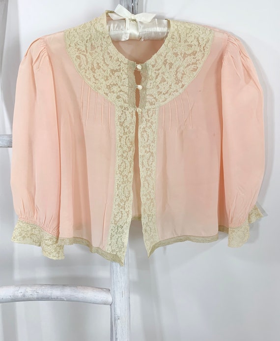 Vintage 1940s Bed Jacket/Pink Silky Bed Jacket/Vin