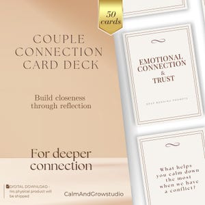Op de afbeelding: Een kaartspel met de titel "COUPLE CONNECTION CARD DECK" met de tekst "Build closeness through reflection" en "For deeper connection." De set bevat 50 kaarten, waarvan één "EMOTIONAL CONNECTION & TRUST" toont. Het is een digitale download.
