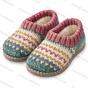 Può includere: Un paio di pantofole in maglia con polsino a coste color malva e un motivo a chevron nelle tonalità verde acqua, crema e giallo senape. L'interno è foderato in pile color crema e la base è rifinita con un bordo cucito color beige.