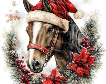 Könnte beinhalten: Eine Aquarellillustration eines Pferdekopfes mit rotem Weihnachtsmannhut und Zaumzeug, umgeben von einem Weihnachtskranz. Der Kranz zeigt Tannennadeln, rote Beeren und Weihnachtsstern. Das Pferd hat ein braunes Fell mit einem weißen Streifen im Gesicht. Der Text "Aurora Craftery Art".