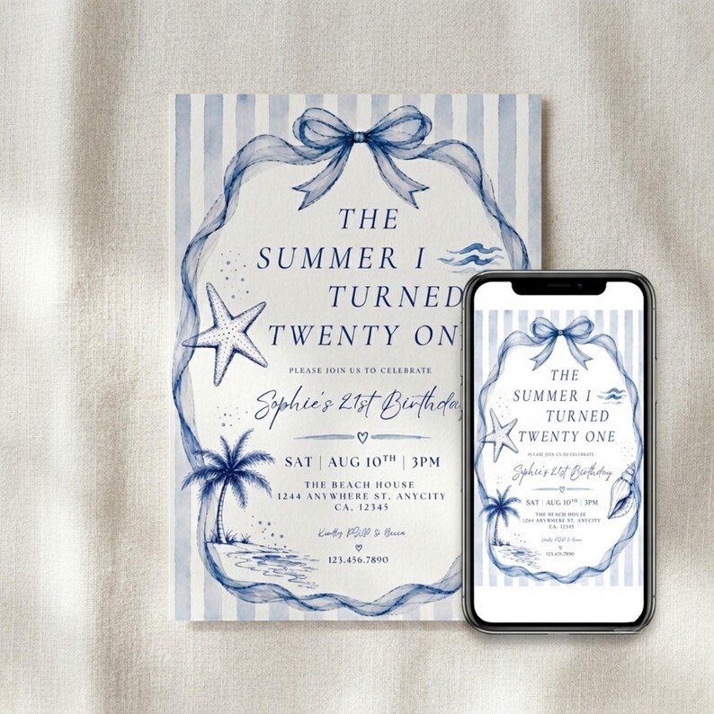 Puede incluir: Una tarjeta de invitaci&oacute;n rectangular y un tel&eacute;fono inteligente que muestra el mismo dise&ntilde;o, con un fondo de rayas azules en acuarela, un lazo azul central, una estrella de mar, una palmera y el texto The Summer I Turned Twenty One.