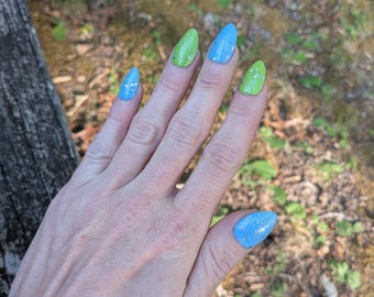 Bacio al kiwi con brezza oceanica