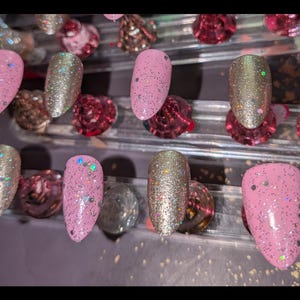 Champagne rosé pétillant image 1